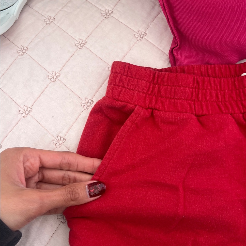 Levi's Girl’s Athletic Red Dolphin Shorts Size 10/12 - Picture 2 of 5